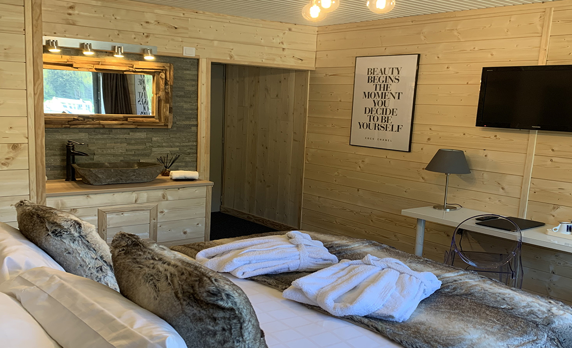 hotel-the-panorama-upper-room-1
