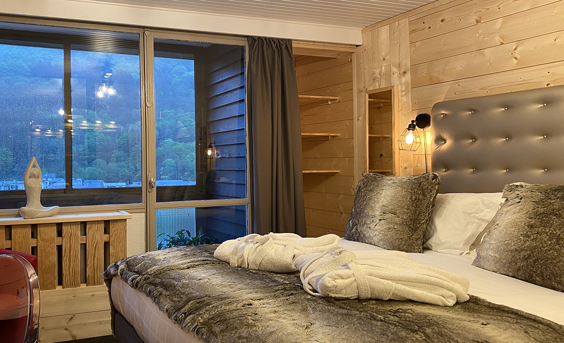 hotel-the-panorama-upper-room-3
