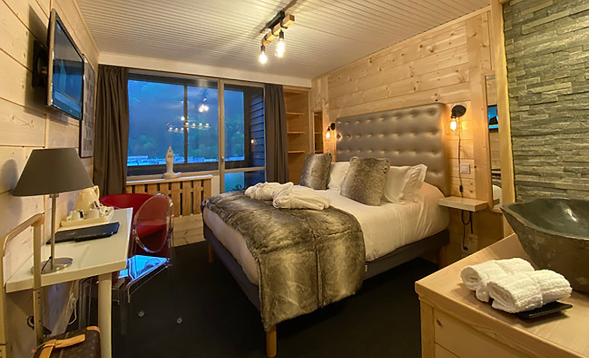 hotel-the-panorama-upper-room-6
