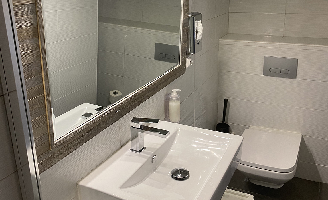 hotel-the-panorama-room-bathroom